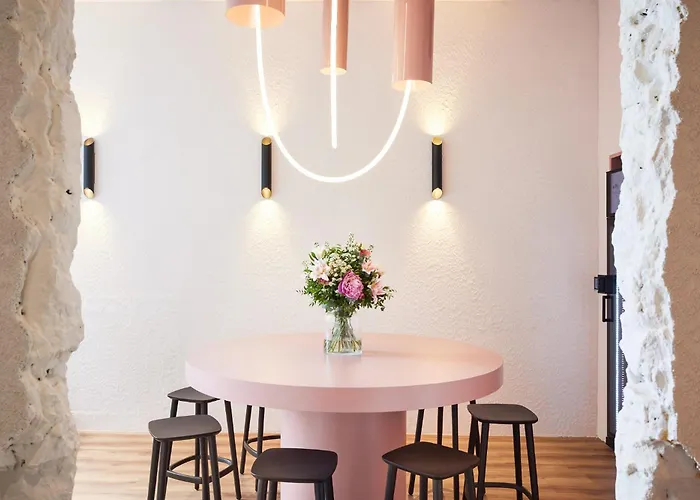 Rosa 4* أوستيند