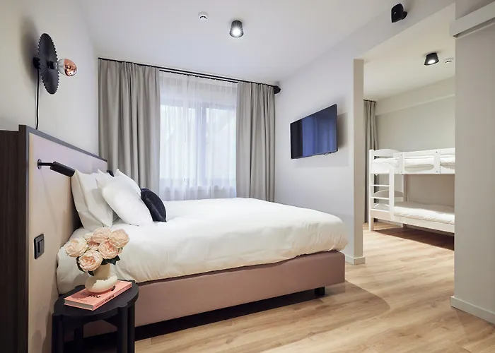 Rosa 4* أوستيند