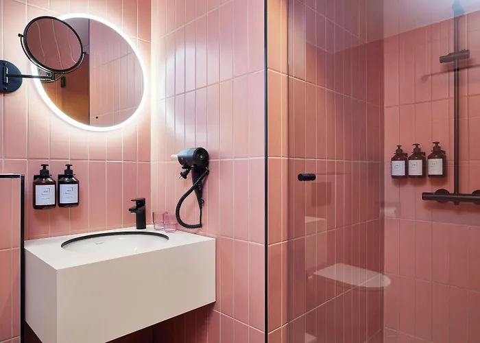 Rosa 4* أوستيند